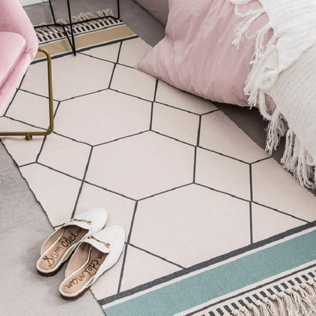 Alfombra pequeña de diseño geométrico