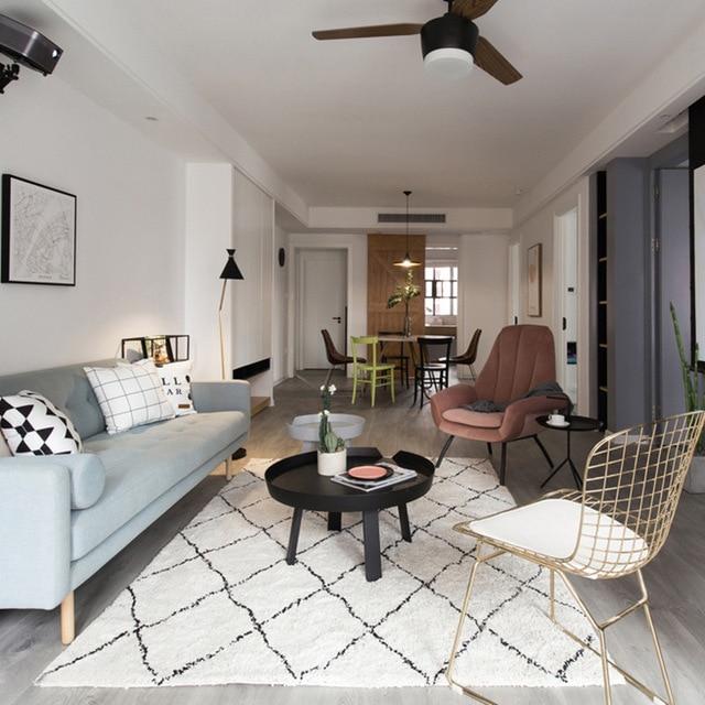 Alfombra bereber blanca con rombos negros