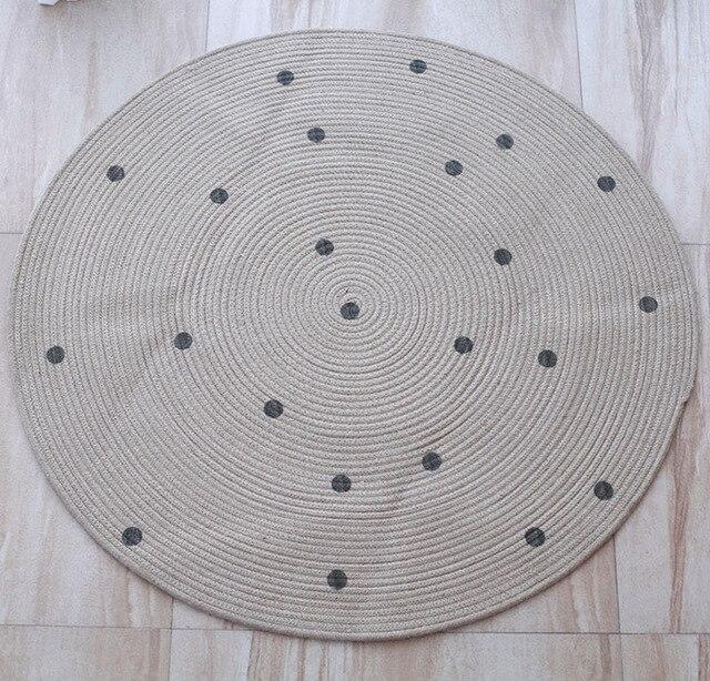 Alfombra redonda de yute con lunares