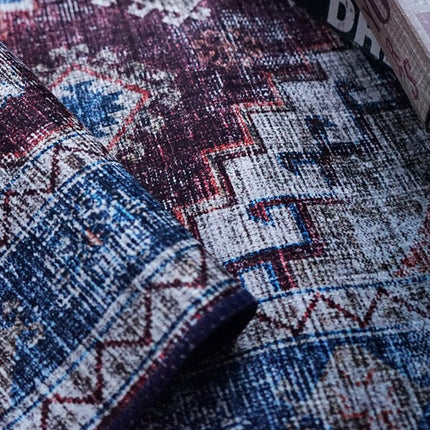 Alfombra vintage con efecto desgastado